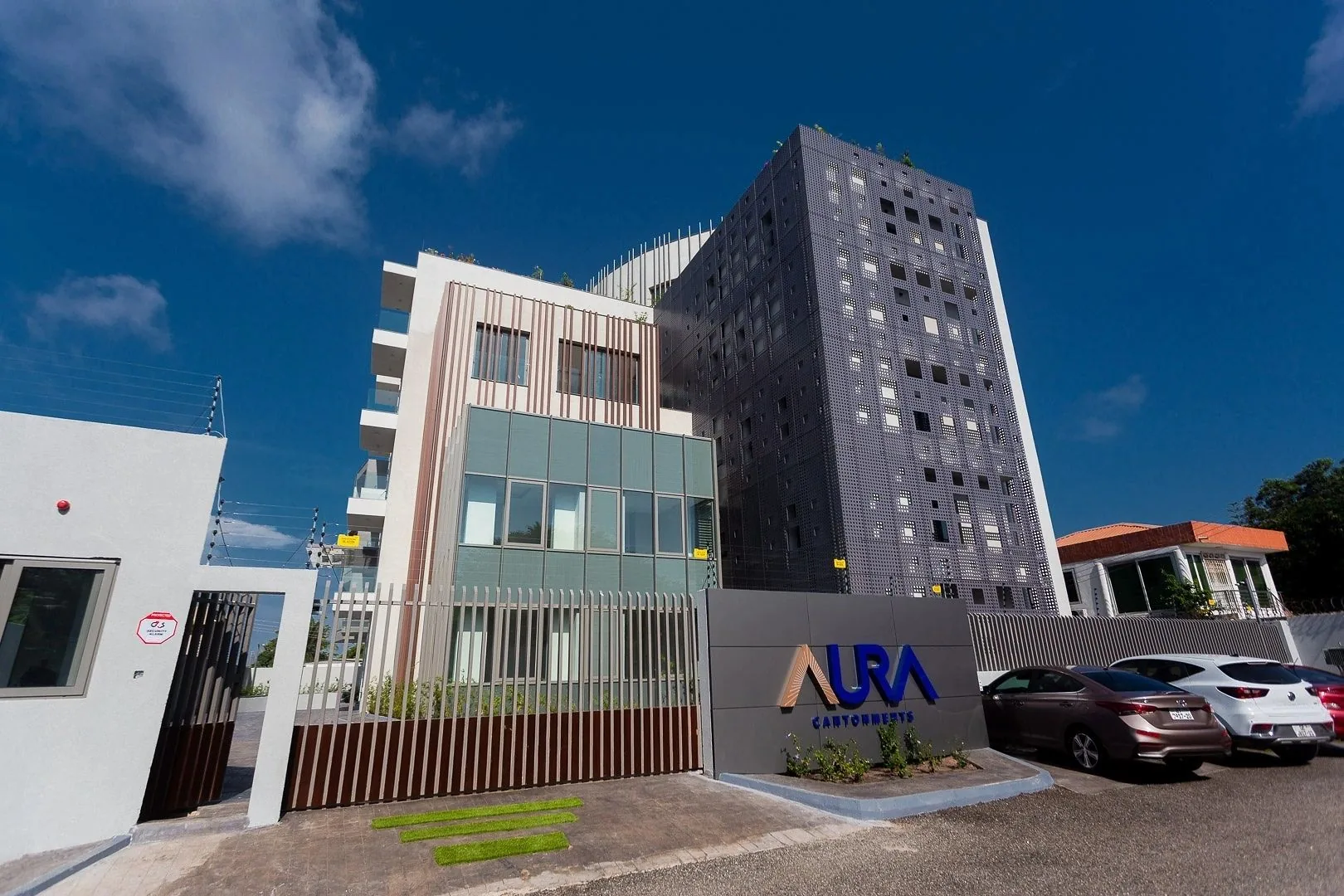 Aura development, Accra